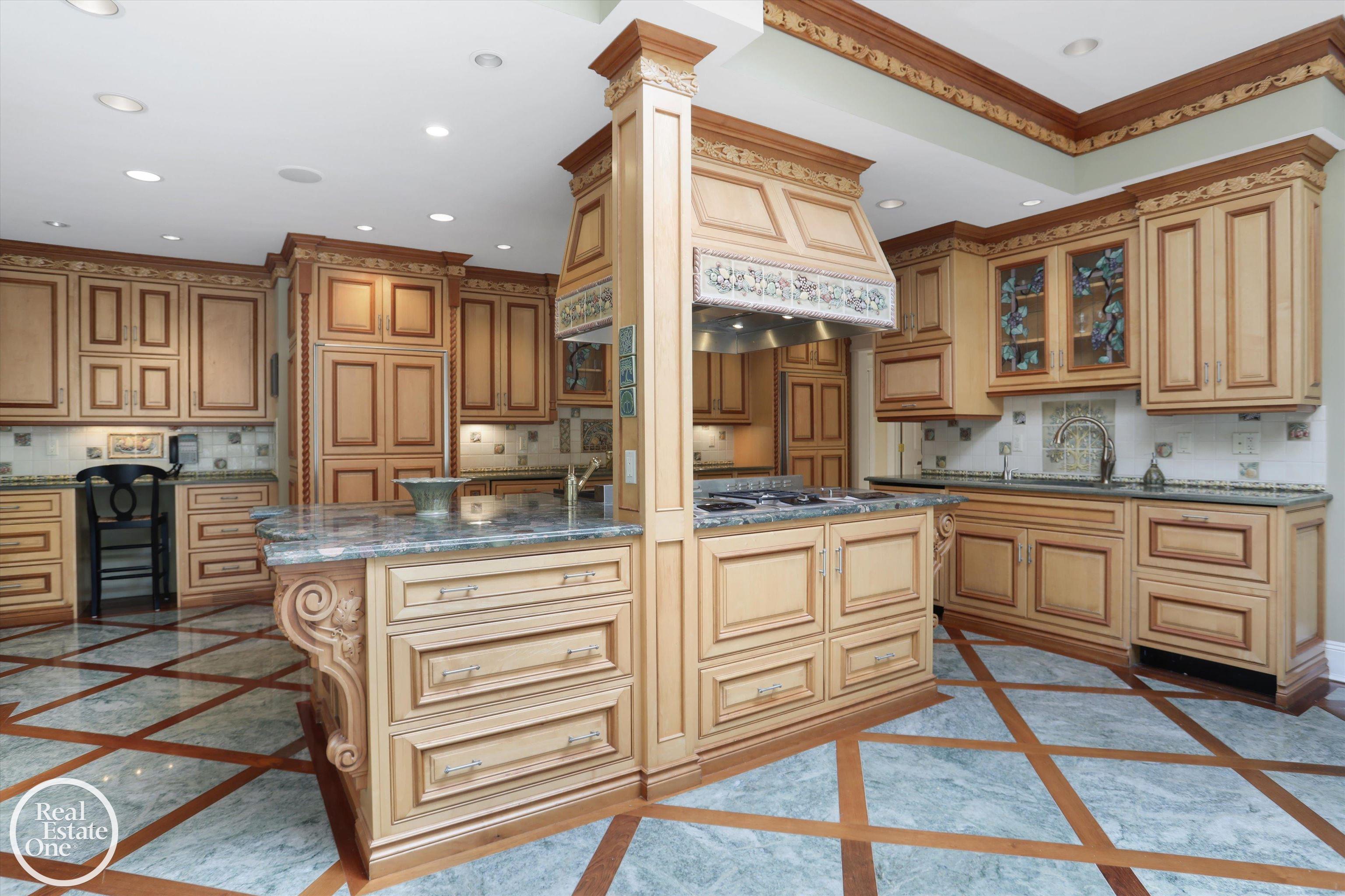 583 Lake Shore Road Grosse Pointe Shores, MI 48236 - Photo 32 of 92