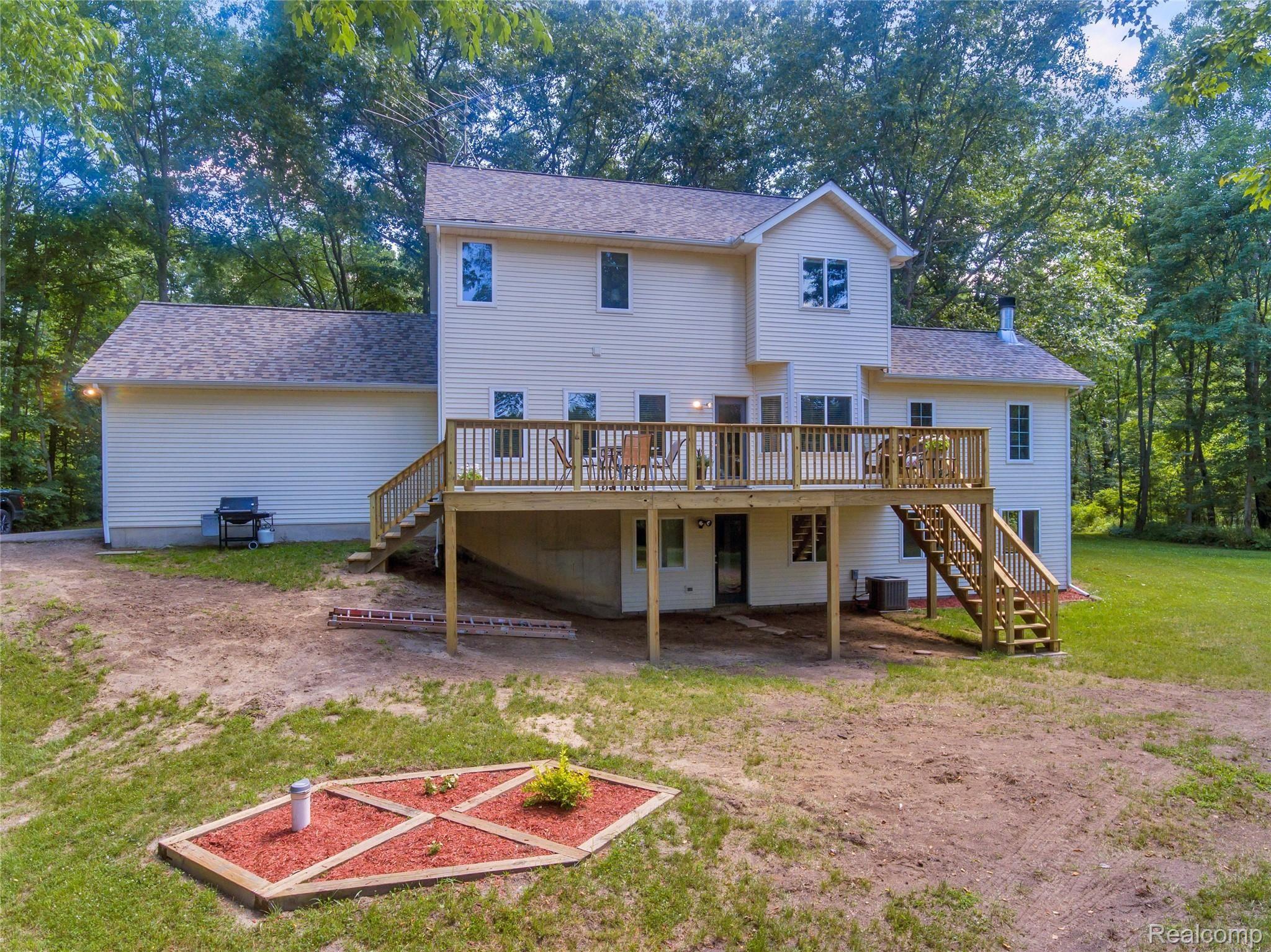 3030 West Allen Road Howell, MI 48855 - Photo 51 of 58 3030 West Allen Drive - HD Drone Photography-52.jpg