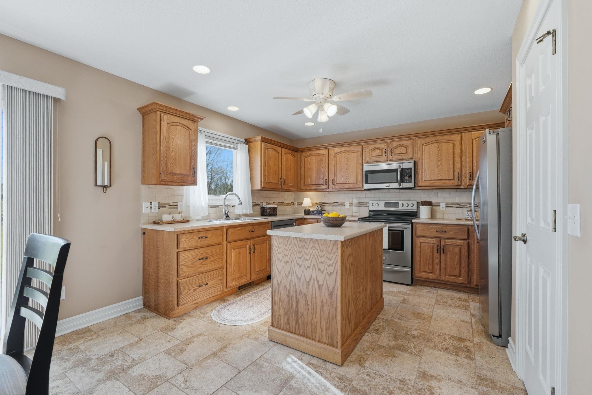 12816 Charenton Court Fort Wayne, IN 46845 - Photo 13 of 34