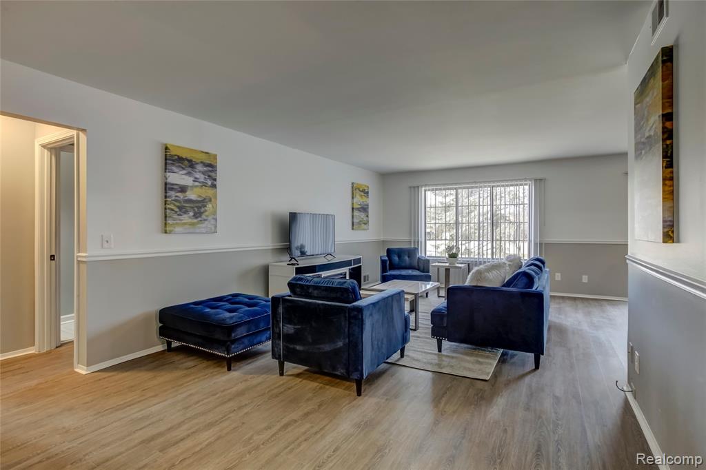 32023 West 14 Mile Road, Unit 103 Farmington Hills, MI 48334 - Photo 9 of 14