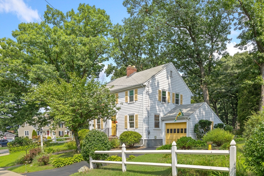 2 Glendower Road Melrose, MA 02176 - Photo 3 of 28
