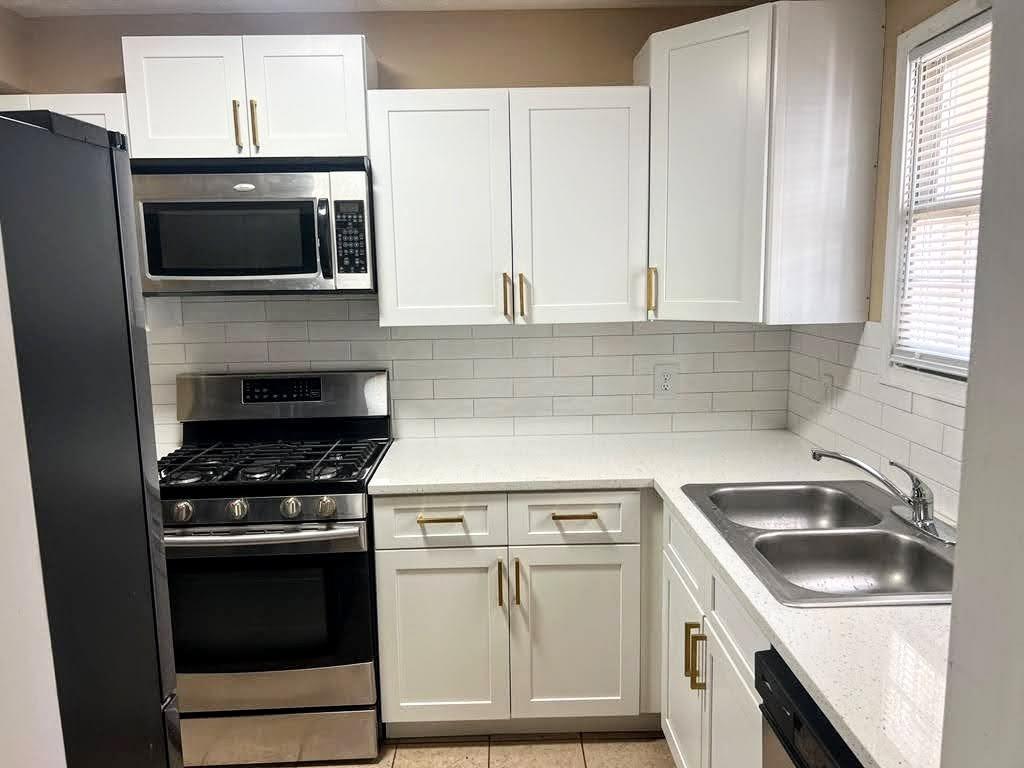 2378 Cove Road Lithonia, GA 30058 - Photo 2 of 18 Gallery Image 2