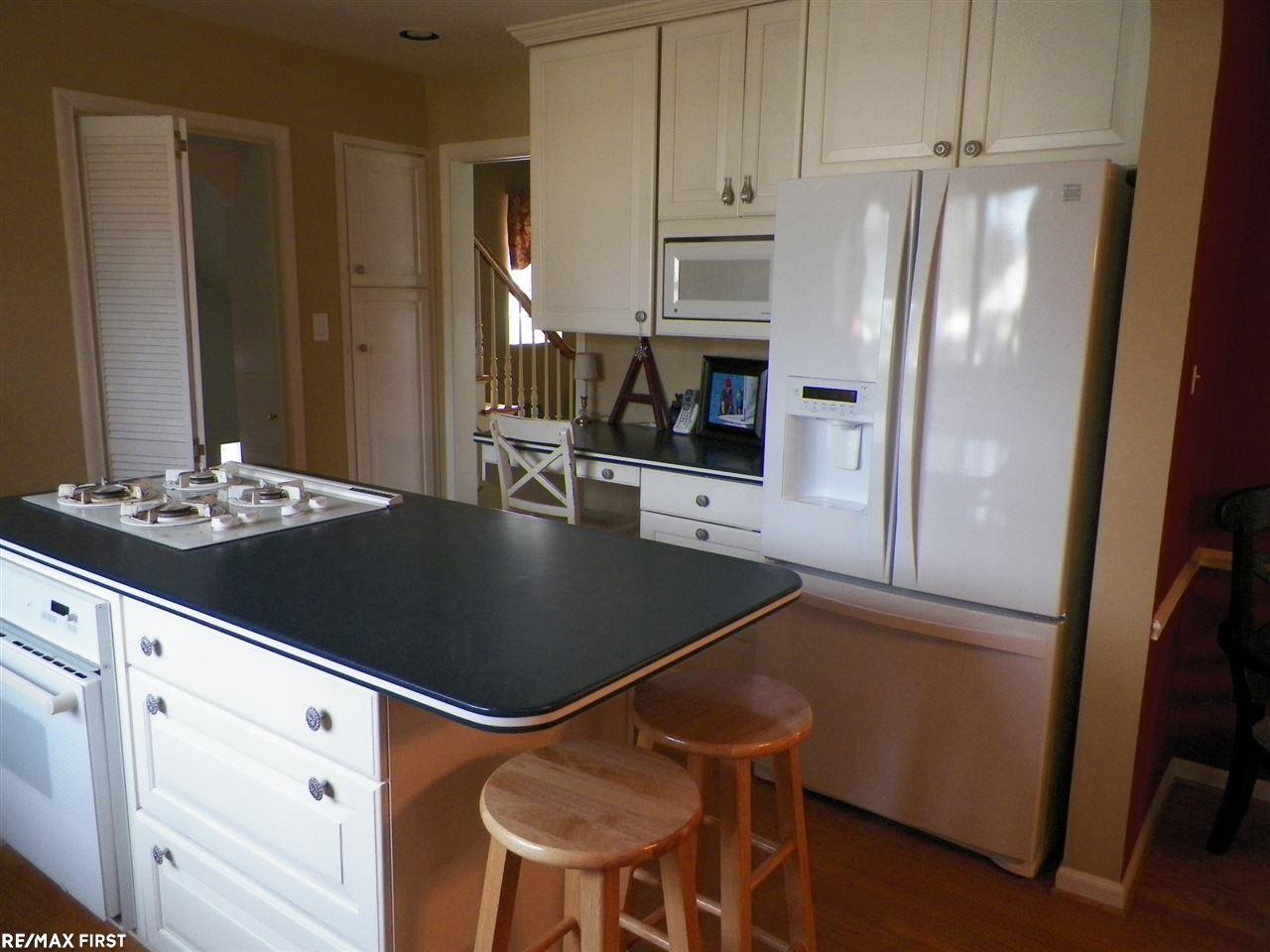 1944 Severn Road Grosse Pointe Woods, MI 48236 - Photo 9 of 25