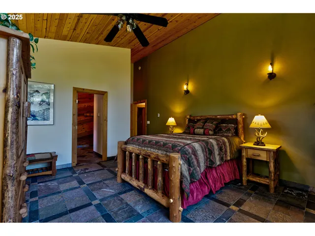 $1,945,000 | 156 Peppermill Road, Kelso, WA 98626