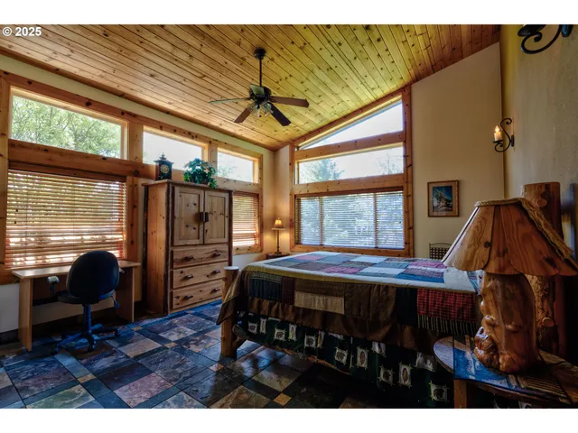 $1,945,000 | 156 Peppermill Road, Kelso, WA 98626