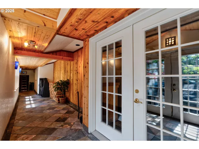 $1,945,000 | 156 Peppermill Road, Kelso, WA 98626