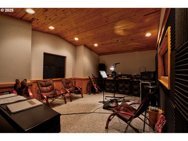 $1,945,000 | 156 Peppermill Road, Kelso, WA 98626