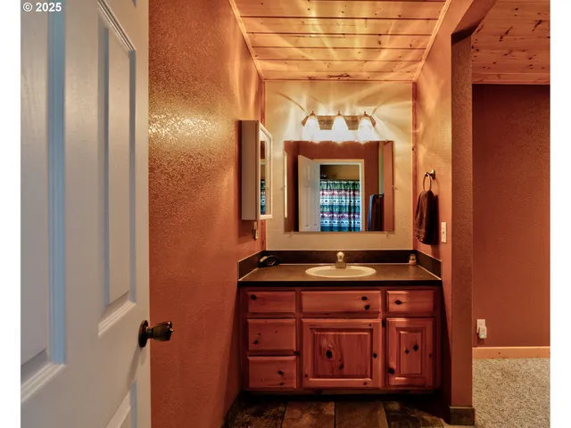 $1,945,000 | 156 Peppermill Road, Kelso, WA 98626