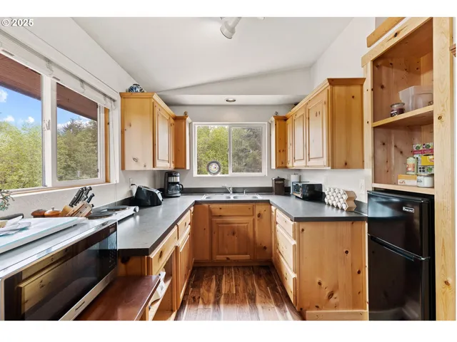 $1,945,000 | 156 Peppermill Road, Kelso, WA 98626