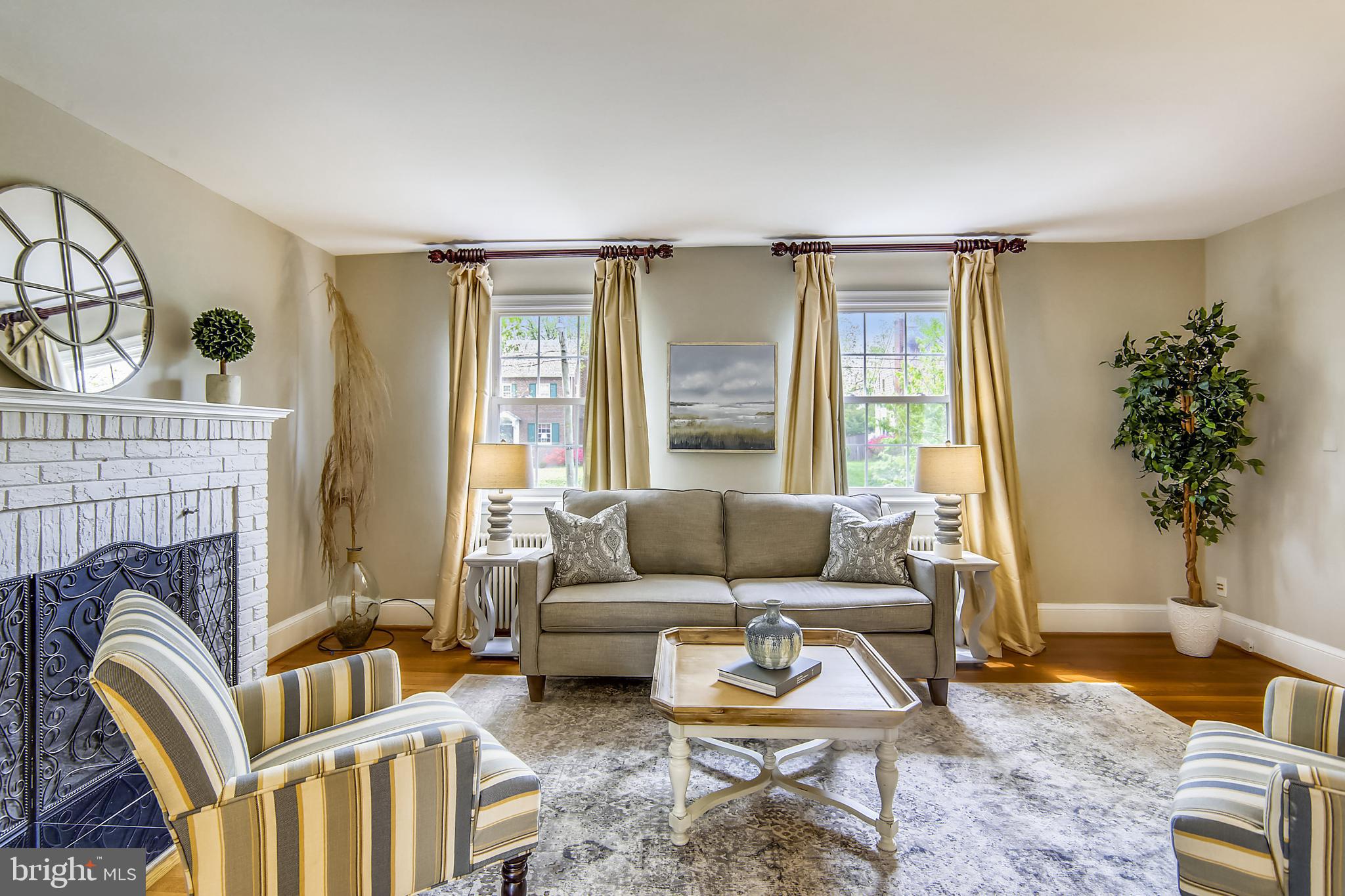 2901 Rittenhouse Street Northwest Washington, DC 20015 - Photo 11 of 51 Beautiful living room