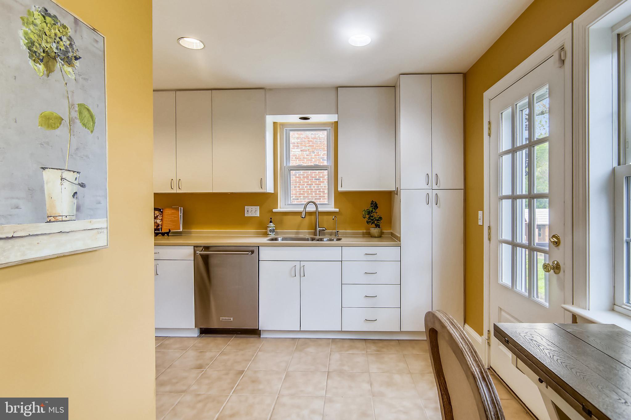 2901 Rittenhouse Street Northwest Washington, DC 20015 - Photo 5 of 51 Bright kitchen