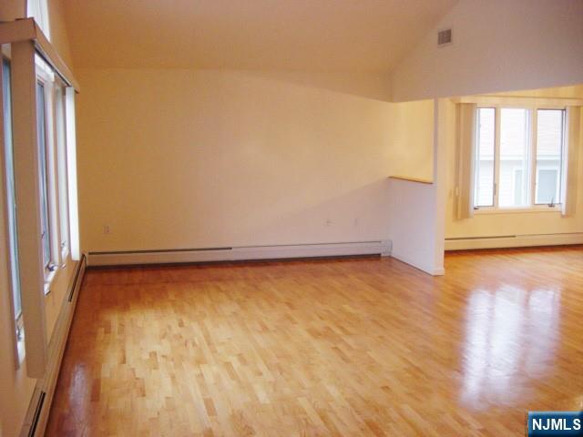 755 Edgewater Avenue, Unit 2 Ridgefield, NJ 07657 - Photo 3 of 9