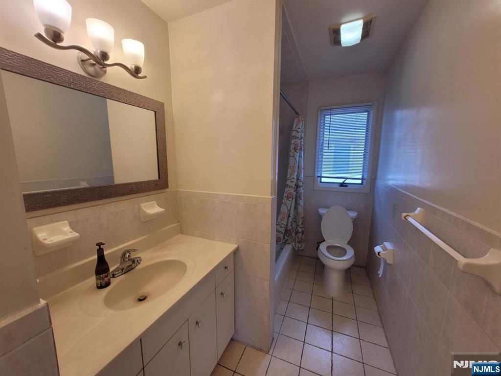755 Edgewater Avenue, Unit 2 Ridgefield, NJ 07657 - Photo 6 of 9