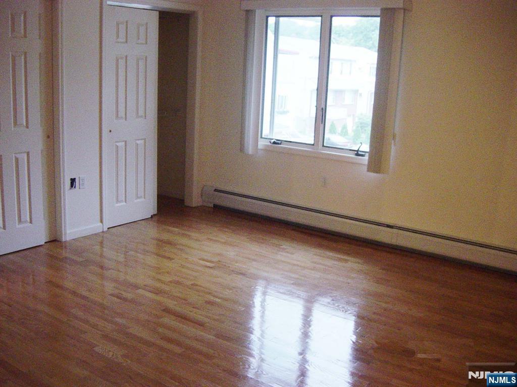 755 Edgewater Avenue, Unit 2 Ridgefield, NJ 07657 - Photo 7 of 9