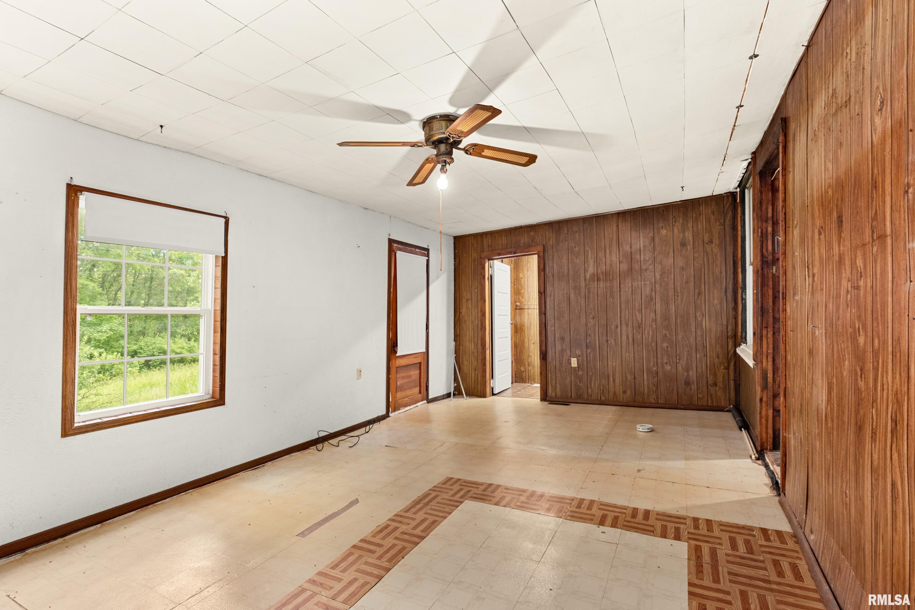 7021 South Clauson Road Glasford, IL 61533 - Photo 30 of 34