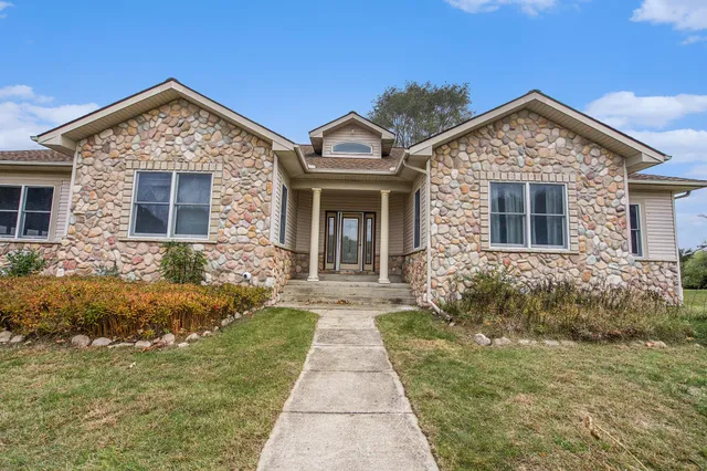 $469,900 | 13677 Unadilla Road, Gregory, MI 48137