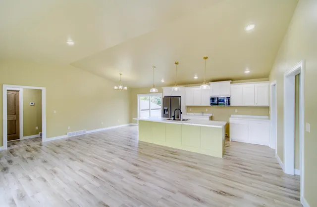 $418,900 | 1931 Southland Lane, New London, WI 54961