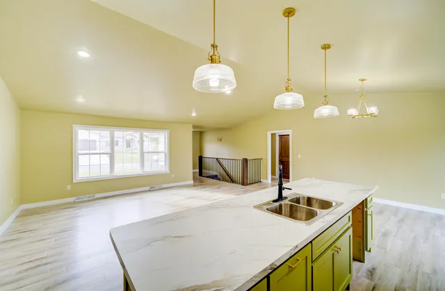 $418,900 | 1931 Southland Lane, New London, WI 54961