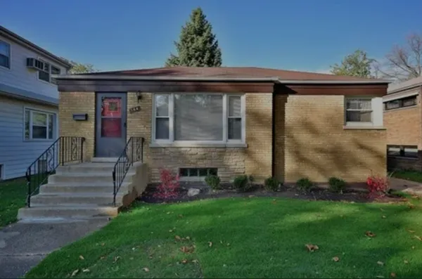 $325,000 | 144 East Quincy Street, Riverside, IL 60546