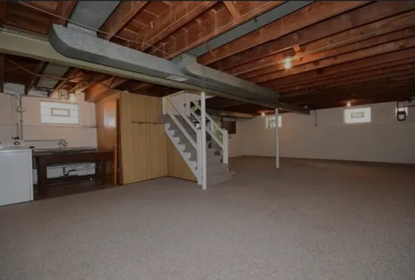 $325,000 | 144 East Quincy Street, Riverside, IL 60546