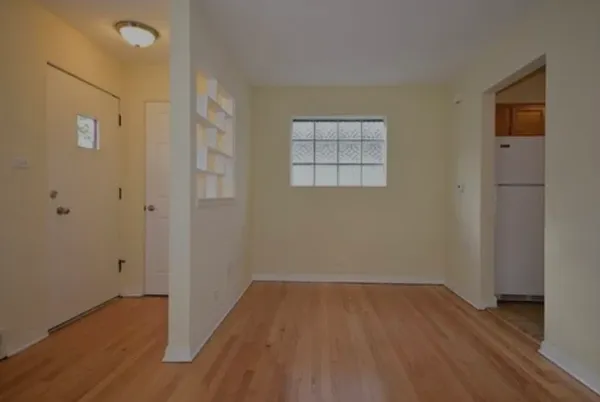 $325,000 | 144 East Quincy Street, Riverside, IL 60546