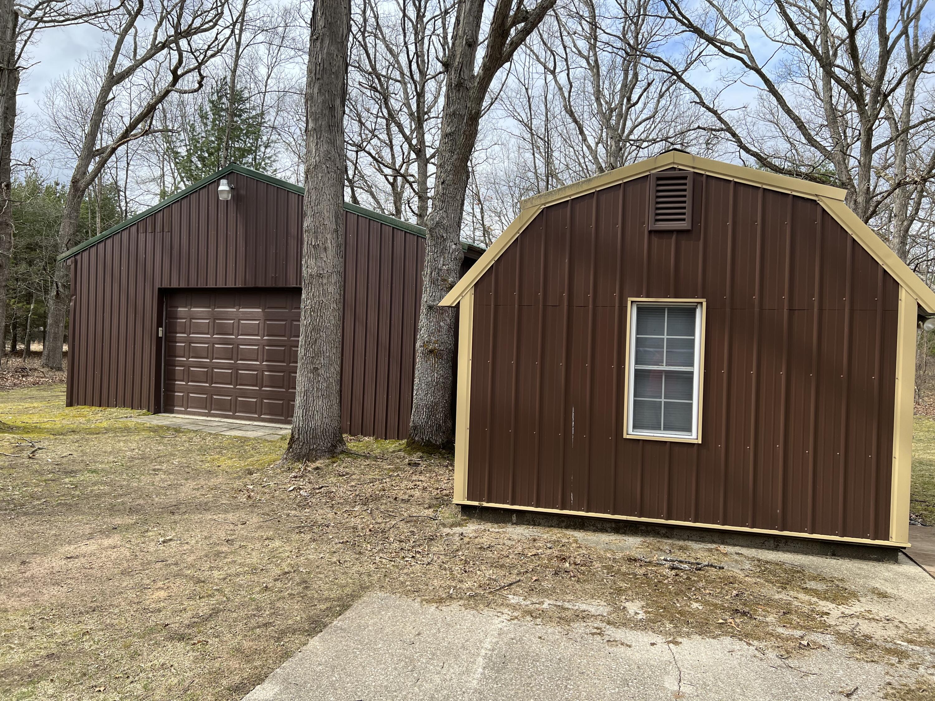 6477 South Taylor Road Branch, MI 49402 - Photo 10 of 39 IMG_1040