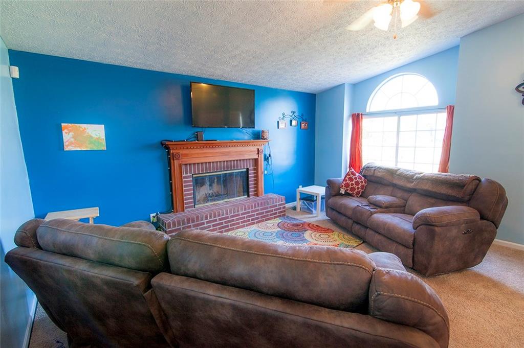 1024 Squirrel Ridge Road Anderson, IN 46013 - Photo 4 of 25