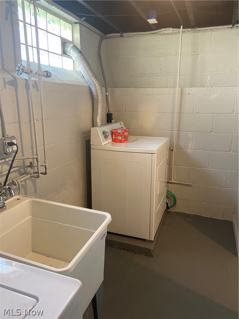 1127 Gordon Road Lyndhurst, OH 44124 - Photo 13 of 23 Laundry Room