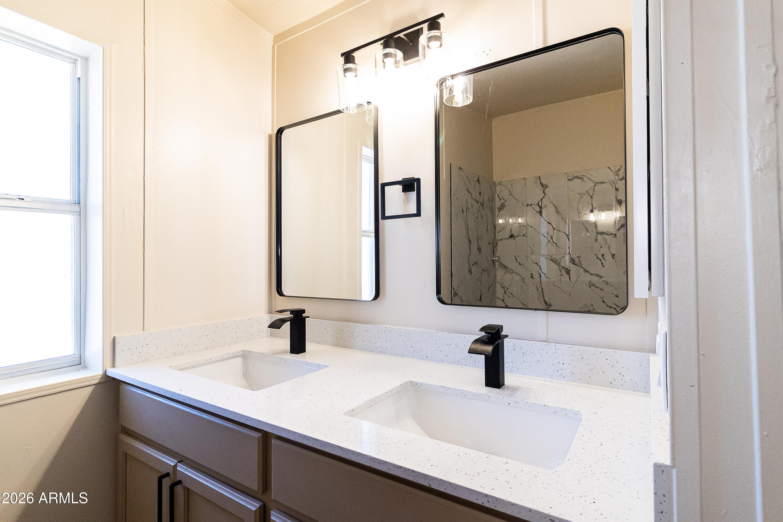 958 West Apache Trail Camp Verde, AZ 86322 - Photo 4 of 74 958WApacheTrlCampVerdeAZ-RandiRaePhotogr