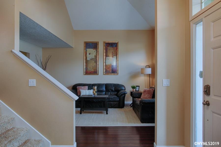 1230 Ridgepoint Street Northeast Keizer, OR 97303 - Photo 7 of 40 Gallery Image 7