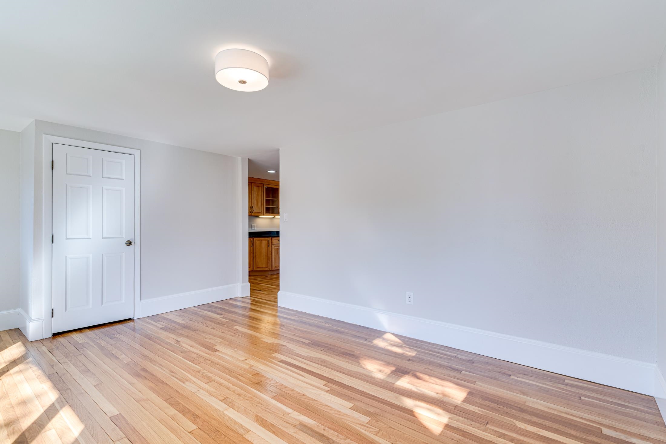 255 Thornton Street Portsmouth, NH 03801 - Photo 3 of 40