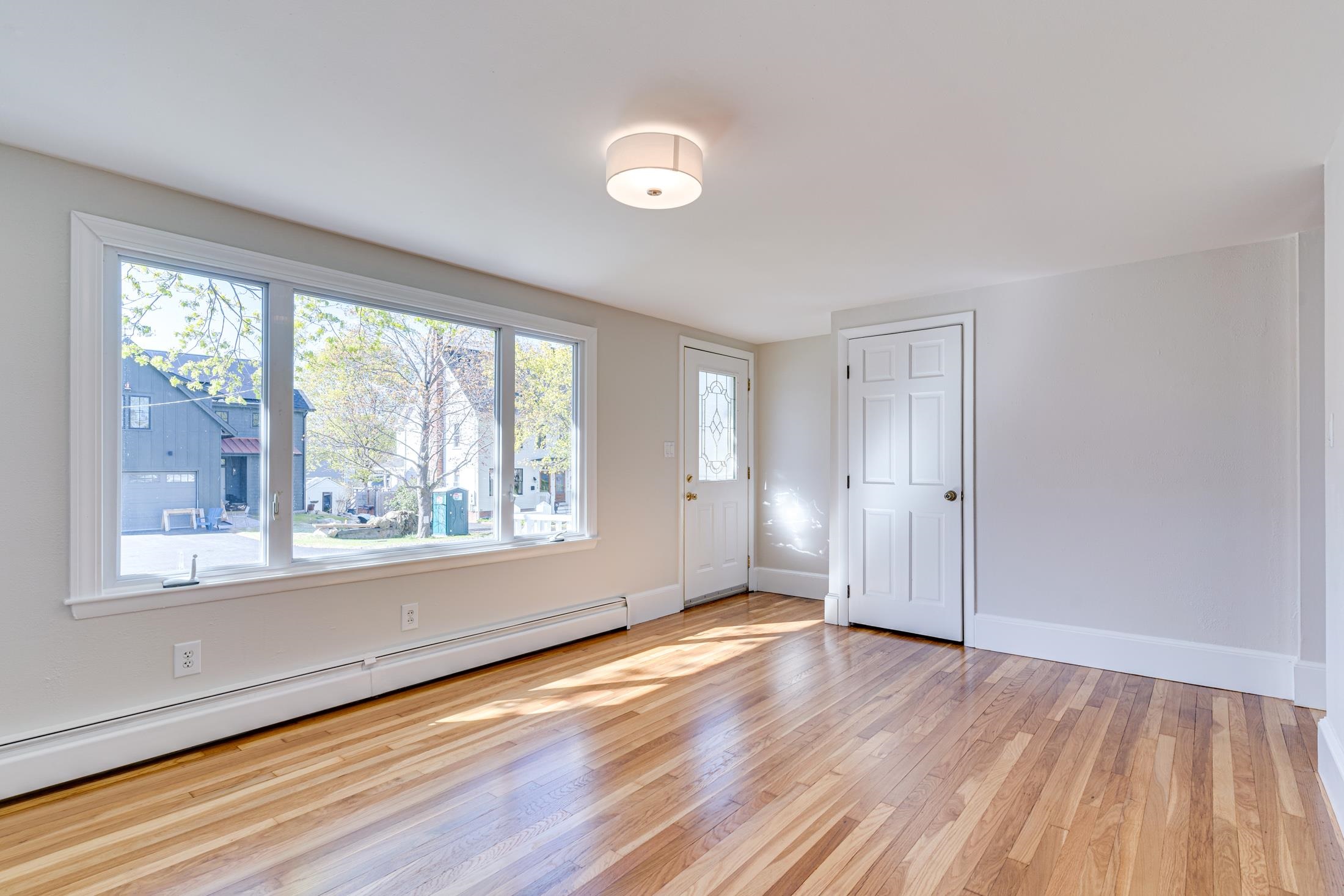 255 Thornton Street Portsmouth, NH 03801 - Photo 4 of 40