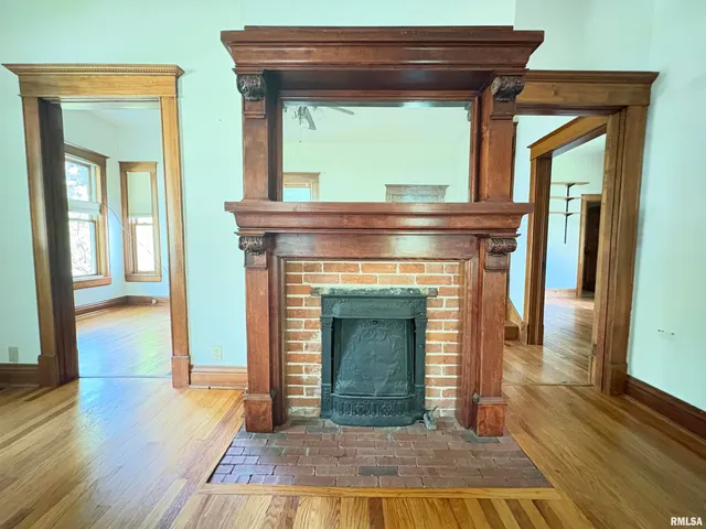 $155,000 | 400 South Oakland Avenue, Carbondale, IL 62901