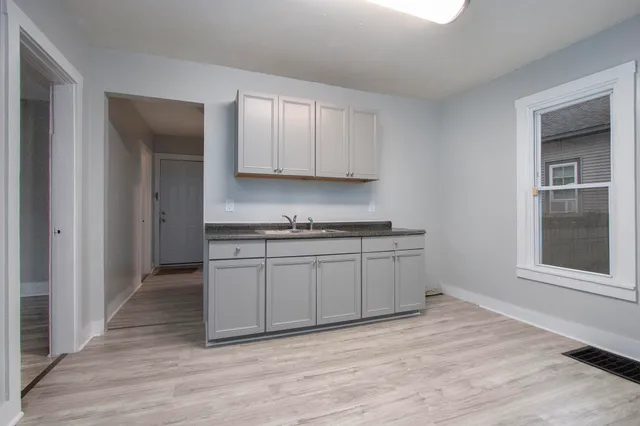 $160,000 | 596 Superior Street, Benton Harbor, MI 49022