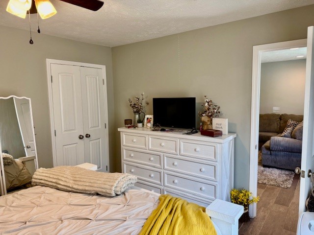 1316 Old Cowan Road Winchester, TN 37398 - Photo 7 of 23 a bedroom with a bed and a television