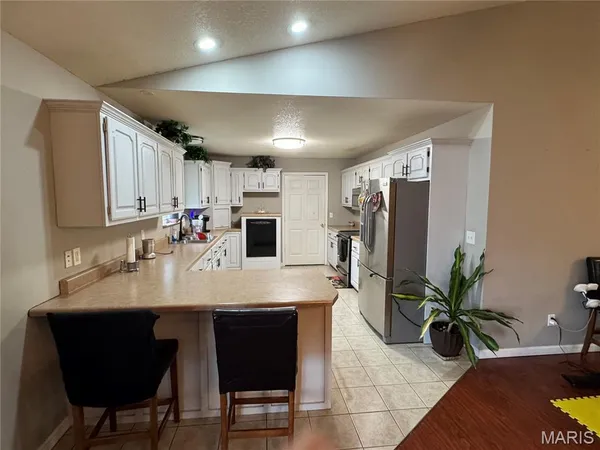 $239,900 | 353 Meadow View Drive, Poplar Bluff, MO 63901