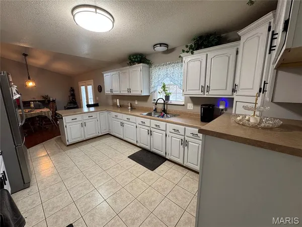 $239,900 | 353 Meadow View Drive, Poplar Bluff, MO 63901