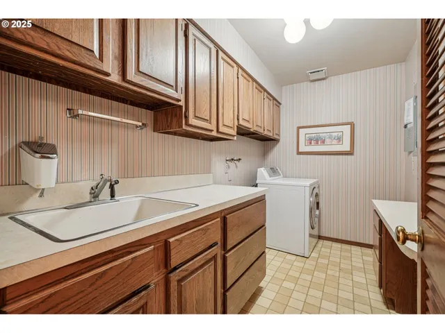 $649,900 | 126 Southwest 5th Street, Gresham, OR 97080