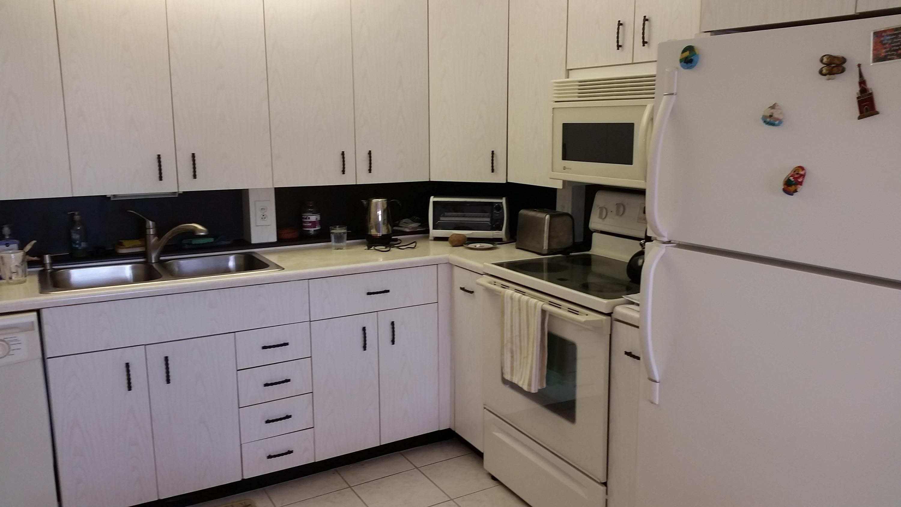 4017 Hythe A Boca Raton, FL 33434 - Photo 8 of 18 Kitchen