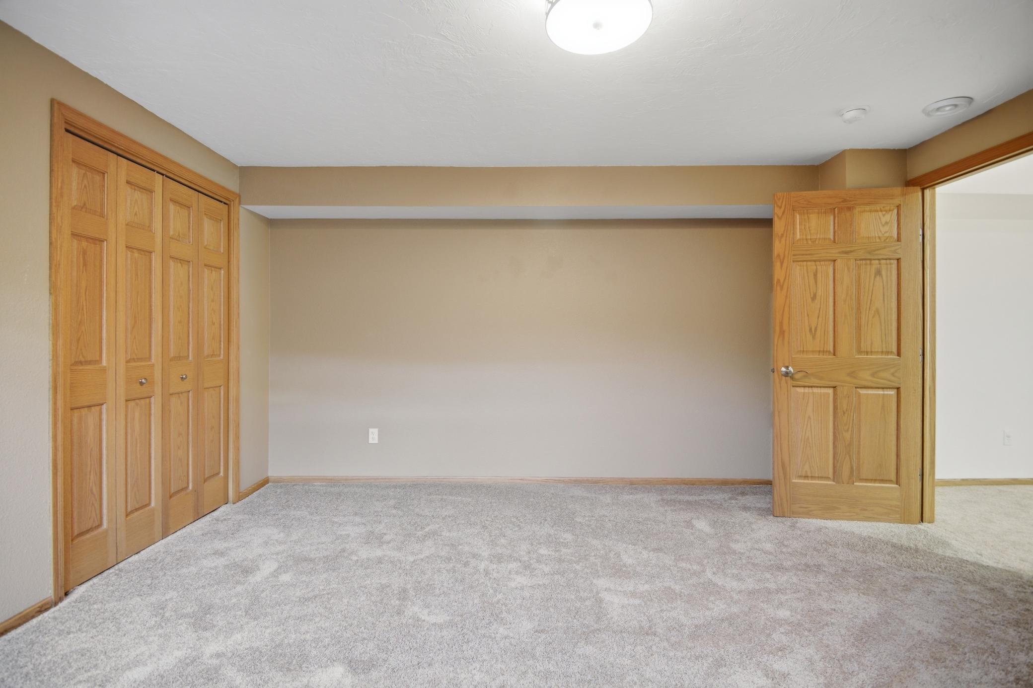 1406 26th Street Southwest Austin, MN 55912 - Photo 48 of 73