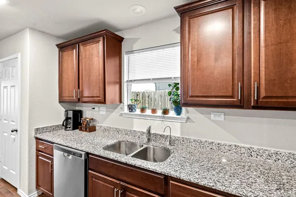 $1,650 | 531 Wild Olive Trail, San Antonio, TX 78256