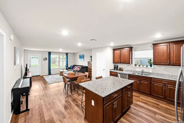 $1,650 | 531 Wild Olive Trail, San Antonio, TX 78256