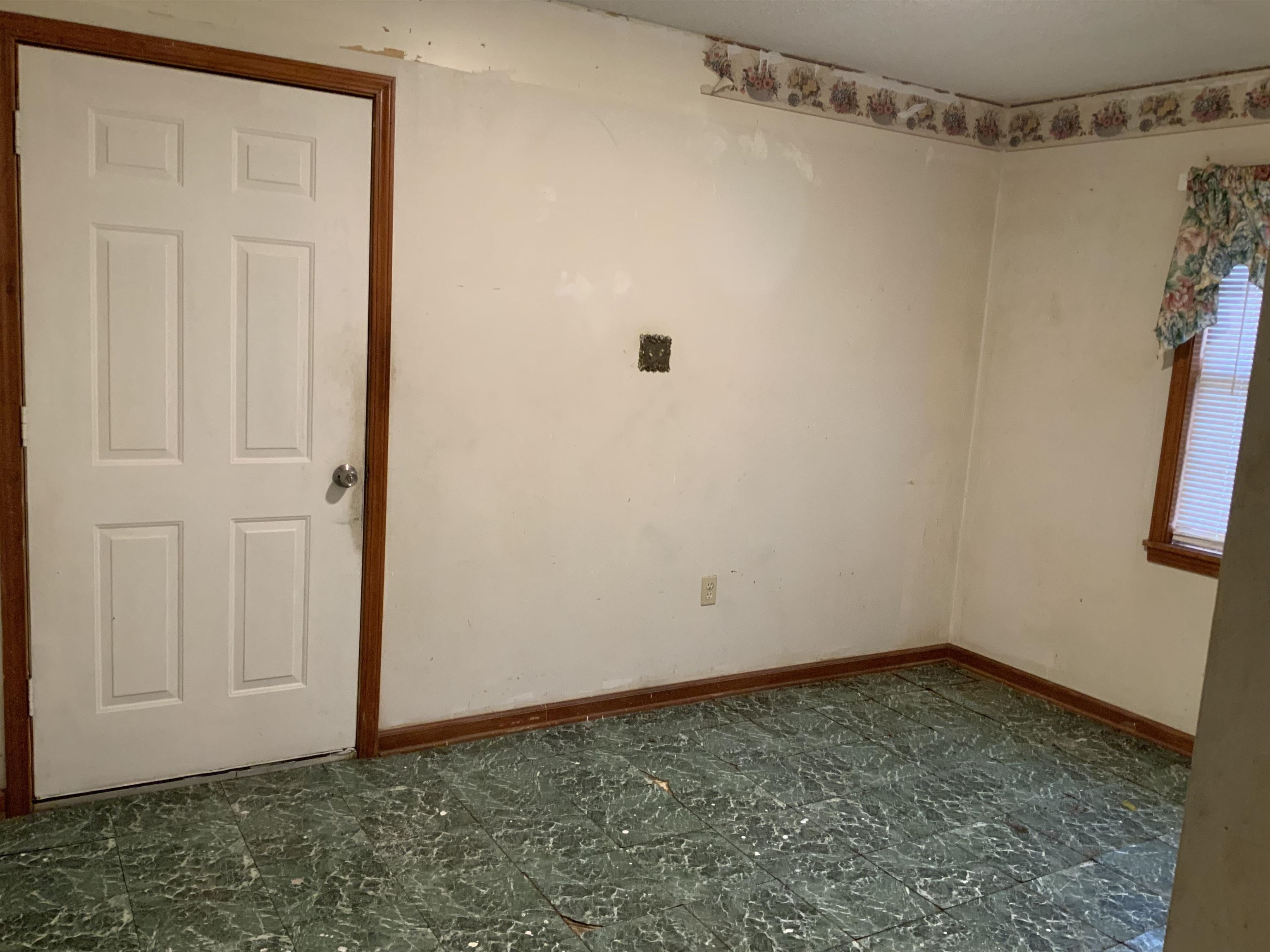 1860 Highway 59 Covington, TN 38019 - Photo 32 of 32 a view of a small space