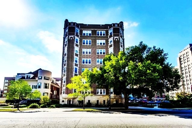 6334 North Sheridan Road, Unit 3E Chicago, IL 60660 - Photo 2 of 60