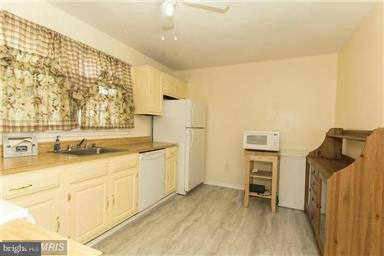 6412 Craigmont Road Baltimore, MD 21207 - Photo 12 of 29 Kitchen
