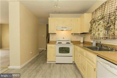 6412 Craigmont Road Baltimore, MD 21207 - Photo 13 of 29 Kitchen