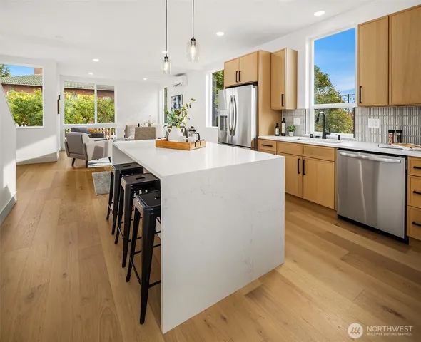 $897,000 | 723 18th Avenue, Seattle, WA 98122