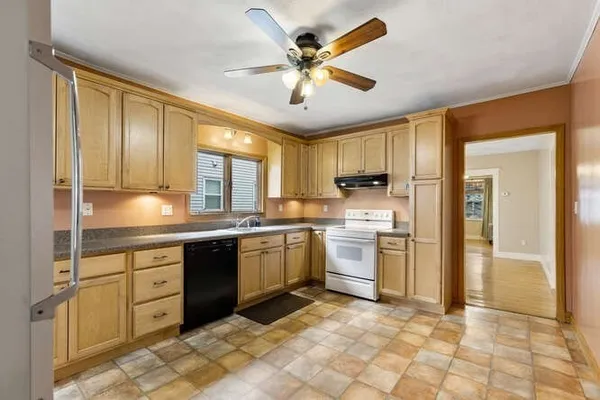 $3,500 | 131 Yale Street, Unit 1, Medford, MA 02155