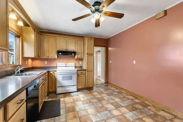 $3,500 | 131 Yale Street, Unit 1, Medford, MA 02155
