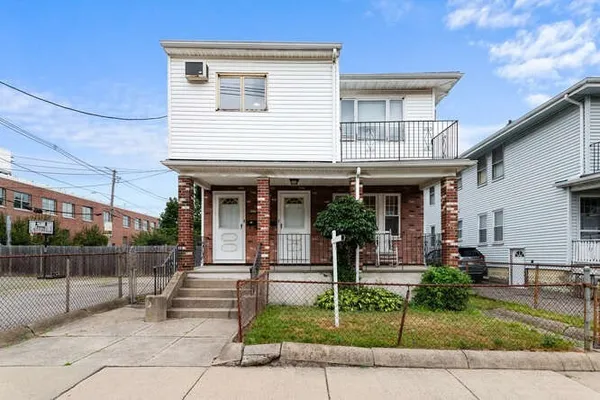 $3,500 | 131 Yale Street, Unit 1, Medford, MA 02155